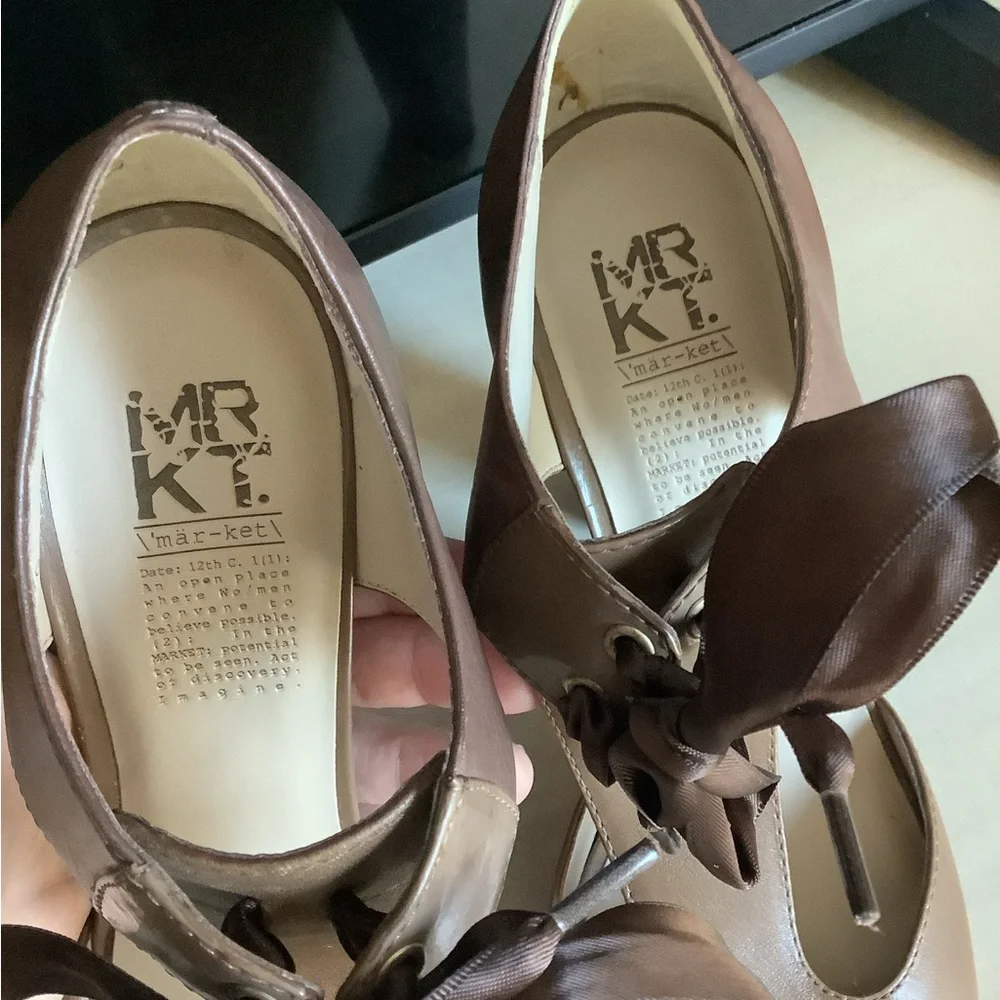 MRKT Strappy Peep Toe Heel with bow details at ankle size 10 brown - Picture 6 of 15